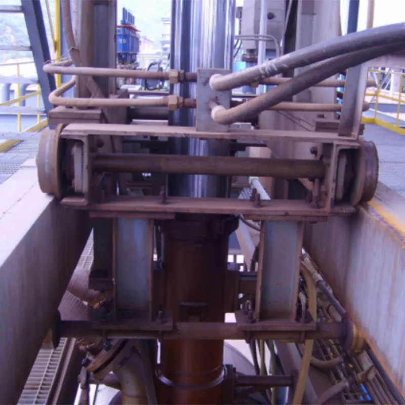 Большая промышленная труба в форме шеи журавля (1)