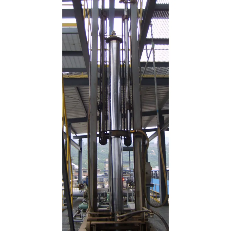 Большая промышленная труба в форме шеи журавля (2)